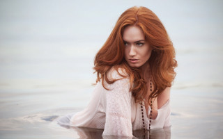 Red haired woman water serious - preraphaelitism free wallpaper