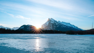 Mountain range frozen lake sunshine - frozen free wallpaper