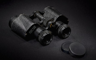 Binoculars table button glasses 3d - top of a table free wallpaper