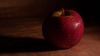 Red apple water droplets brown - caravaggio free wallpaper
