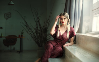 Woman sitting window sill plant 2 - fashion photoshoot free wallpaper