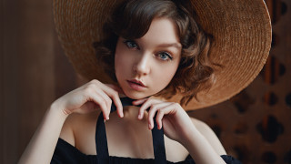 Woman hat black dress portrait - art deco free wallpaper