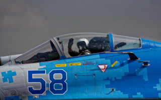 Fighterjet pilot wave cockpit blue - plane free wallpaper