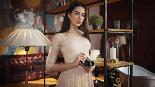 Woman camera room lamp beach - a lamp free wallpaper for desktop