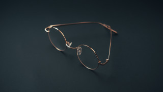 Glasses table black background heart - top of a table next free wallpaper