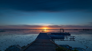 Sunset dock boats clouds hudson - anne rigney free wallpaper