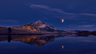 Mountain moon lake reflection night - a reflection of the moon free wallpaper