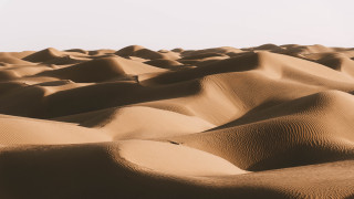 Desert sand dunes sky clouds - sand free wallpaper