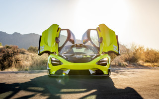 Yellow sports car open doors 7 - the ground behind free wallpaper