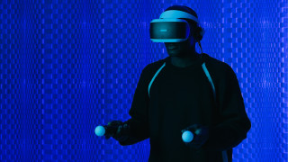 Man black shirt vr helmet - virtual free wallpaper
