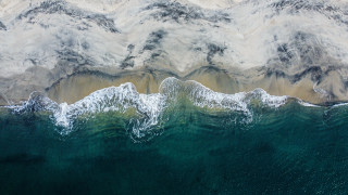 Mountain range overview ocean plane - ocean free wallpaper for desktop