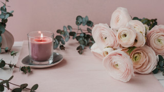 Pink table candle flowers vase - a candle free wallpaper