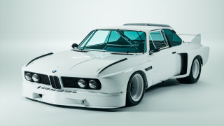 White car hood studio photo - a studio photo free wallpaper