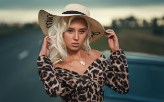 Woman hat leopard print outdoor - free aesthetic wallpaper