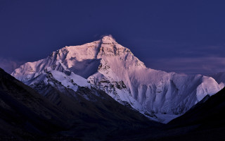 Snow covered mountain dark sky - free mountains wallpaper