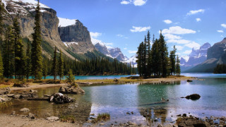 Lake mountains trees sky clouds 43 - mountain and trees free wallpaper
