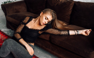 Woman sitting couch blonde leopard - annabel eyres free wallpaper for desktop