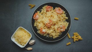 Pasta shrimp garlic food photography - brassaï free wallpaper