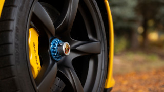 Yellow car tire blue spokes - wheel free wallpaper