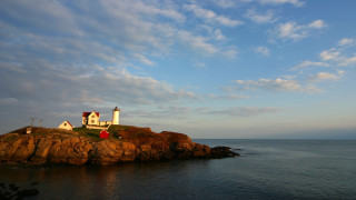 Island house lighthouse ocean clouds - a small house free wallpaper