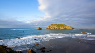 Bascove beach island ocean waves - a few wave free wallpaper for desktop