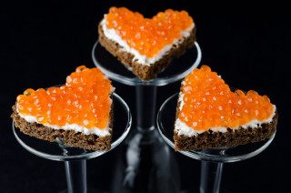 Three cakes orange white glass - a black surface free wallpaper for desktop