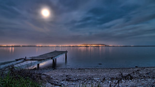 Lake moon dock clouds city - moonlight free wallpaper
