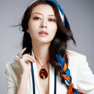 Woman scarf necklace ring accessories - fashion photography free wallpaper for tablet
