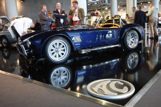 Car show display people suit - display free wallpaper