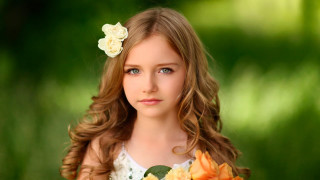 Young girl flower hair bouquet 2 - free flowers wallpaper for desktop