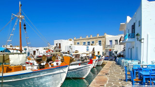 Boats water building chairs tables - a couple of boats free wallpaper