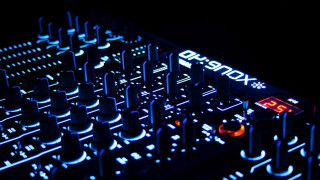 Dj controller clock neon sign - antoni pitxot free wallpaper