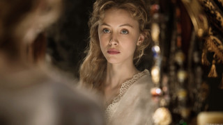 Woman mirror reflection background foreground - herself free wallpaper