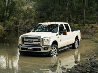White truck muddy river woods - muddy free wallpaper