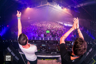 Concert crowd fireworks starry sky - open ceiling free wallpaper