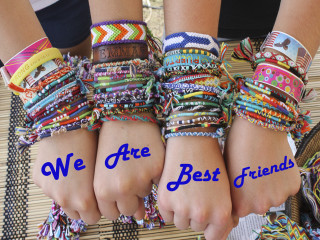 Bracelets people group words hand - friend free wallpaper