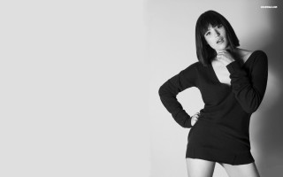 Woman black dress posing hands 27 - emma ríos free wallpaper for desktop