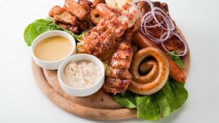 Plate meat onion rings sauces - free valentines wallpaper