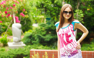 Woman sunglasses garden hands on - sunglass free wallpaper