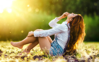 Woman sitting in grass sunlight - sunlight free wallpaper for desktop