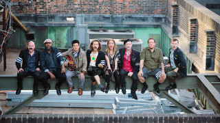 Group sitting metal structure brick - toyism free wallpaper