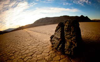 Desert rock clouds horizon mountain - amir zand free wallpaper