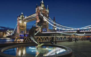 Woman fountain bridge night lights - david annand free wallpaper