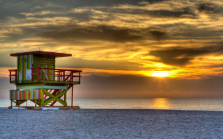 Lifeguard tower beach sunset clouds - the beach free wallpaper for desktop