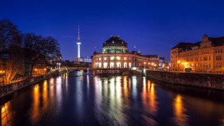 River city night lights berlin - free architecture wallpaper