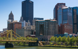 Bridge river city skyline architecture - city background free wallpaper