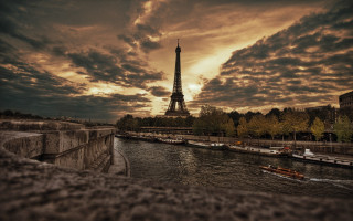 Eiffel boat river paris cloudy 2 - paris school free wallpaper