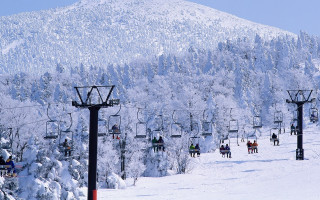 Ski lift group mountains snow - a mountain in the background free wallpaper
