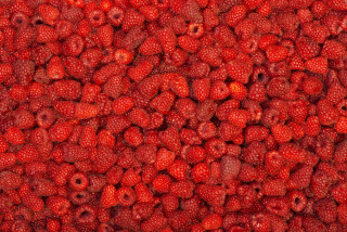 Raspberry pile red background food - this image free wallpaper for desktop