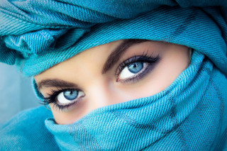 Blue eyes woman fishnet honeycomb - a blue scarf free wallpaper